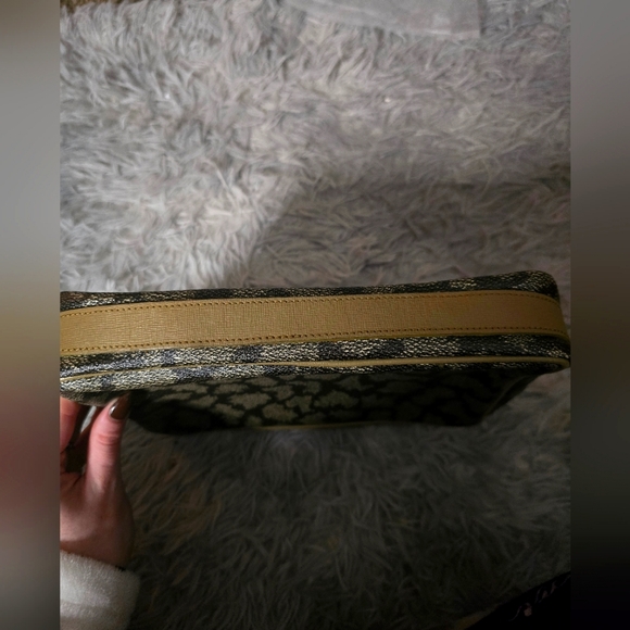 YSL Giraffe Print Tan & Grey Vintage Cluch/Pouch (EUC)(SEE PICS) - Picture 4 of 9